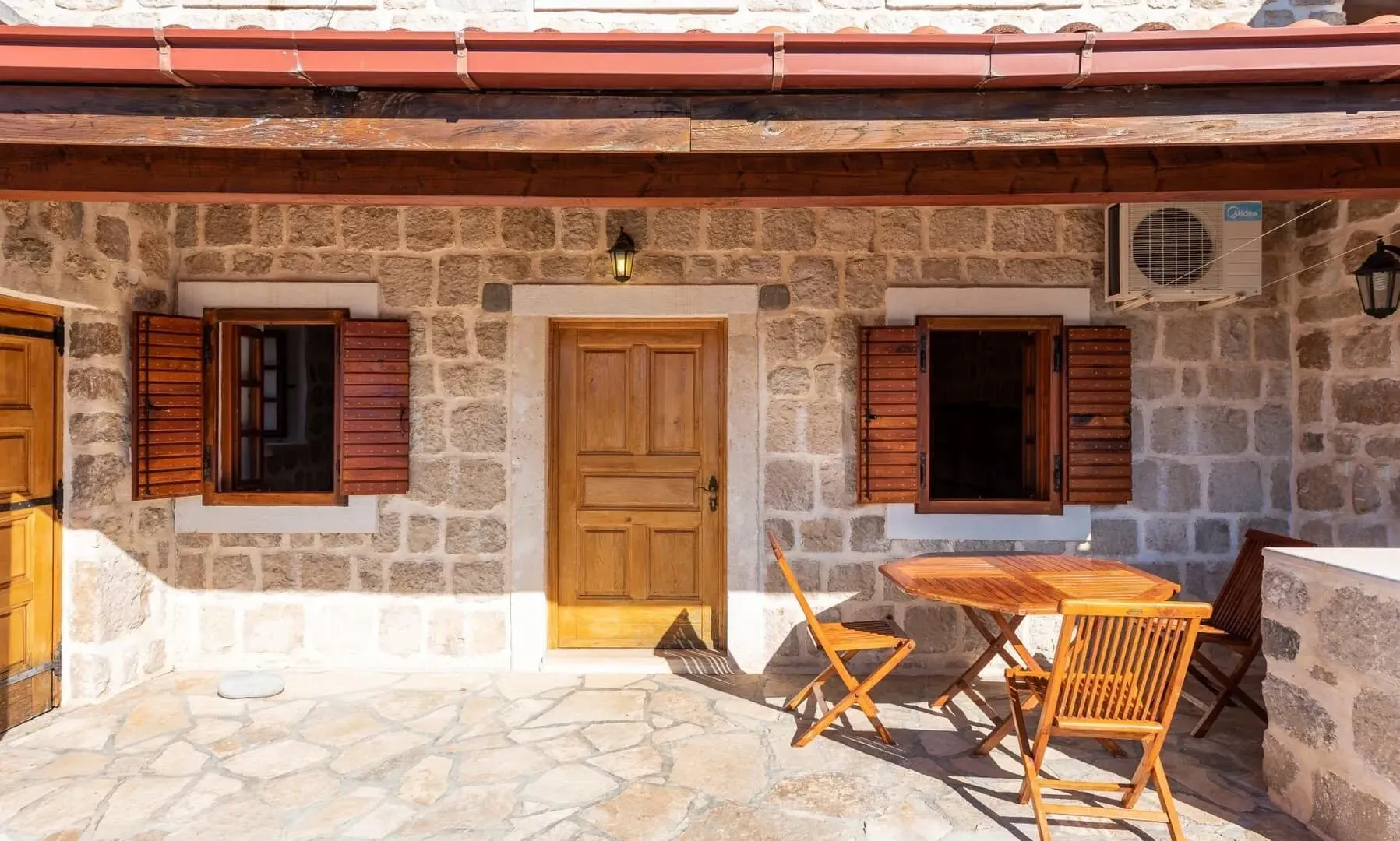 Sale, two bedroom apartment, 87m², Perast, Kotor