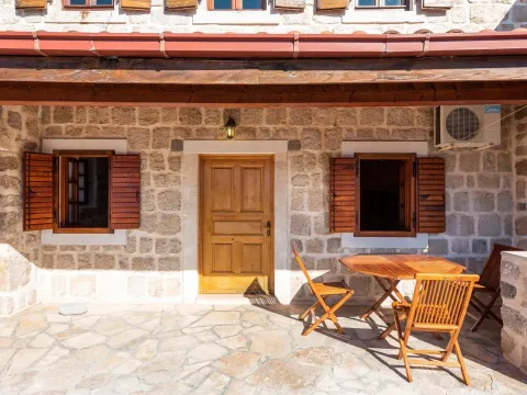 Sale, two bedroom apartment, 87m², Perast, Kotor - image 5