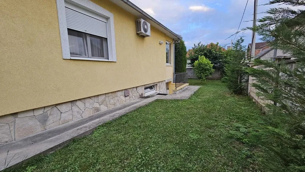 Sale, house, 80m², Tološi, Podgorica