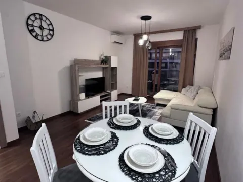 Izdavanje, jednosoban stan, 53m², Master Kvart, Podgorica - image 2