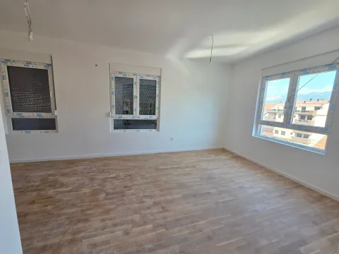 Prodaja, jednosoban stan, 46m², Momišići, Podgorica - image 8