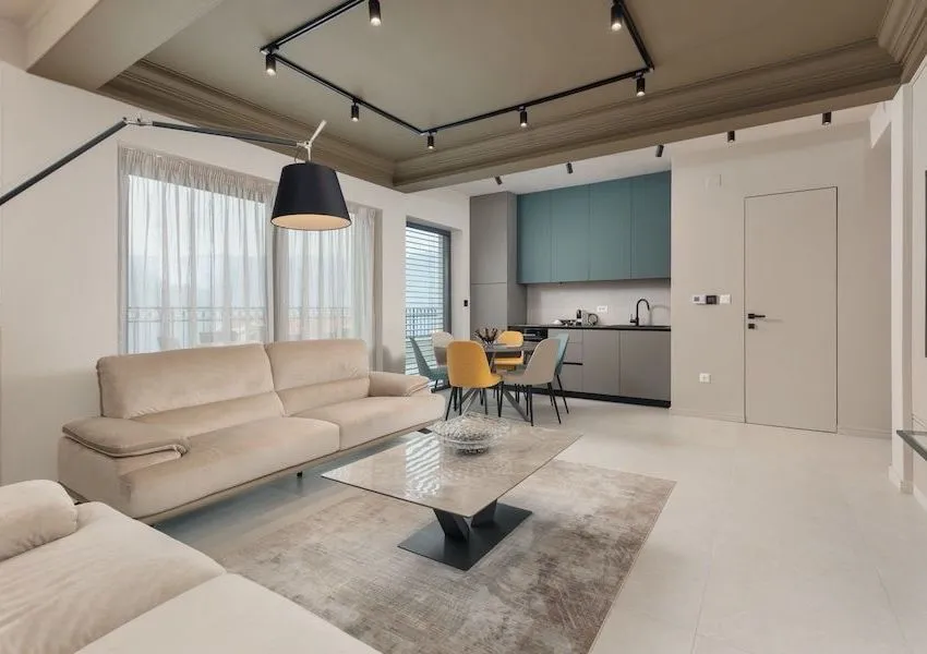 Prodaja, trosoban stan, 105m², Dobrota, Kotor