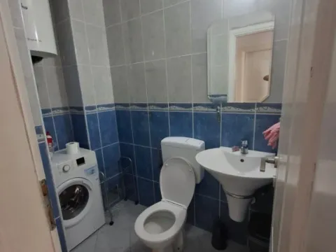 Izdavanje, dvosoban stan, 67m², Škaljari, Kotor - image 8