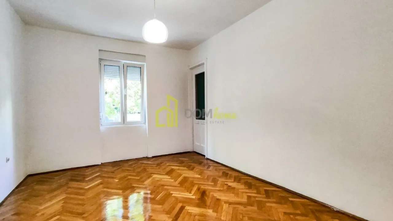 Izdavanje, poslovni prostor, 60m², Centar, Podgorica