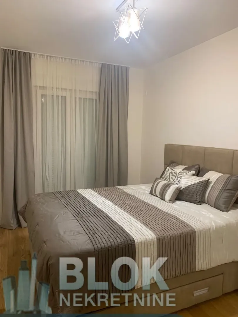 Izdavanje, dvosoban stan, 70m², Central Point, Podgorica