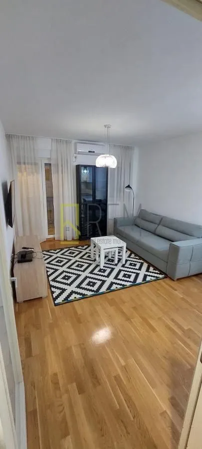 Prodaja, jednosoban stan, 43m², Stari Aerodrom, Podgorica