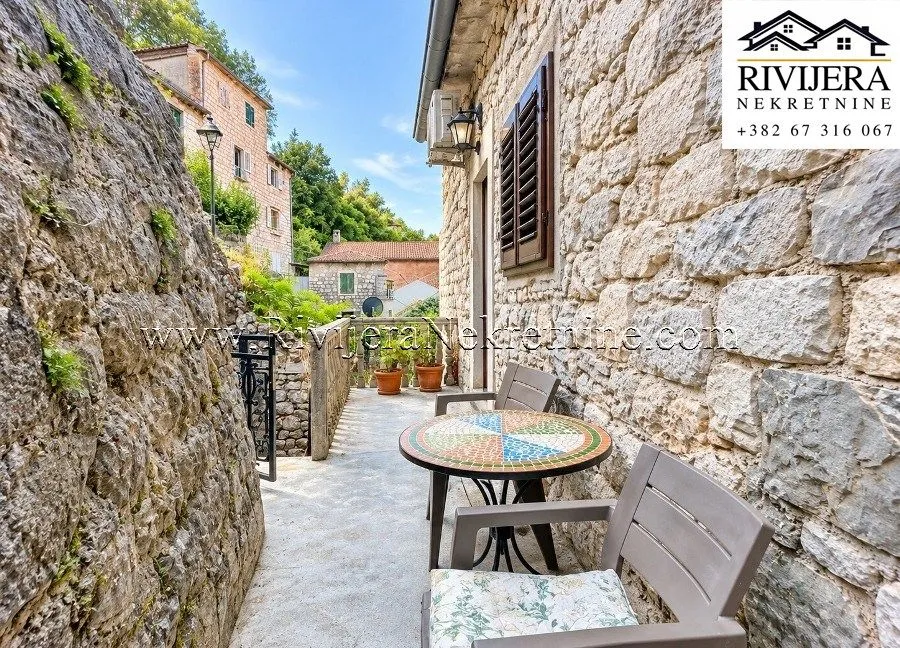 Prodaja, dvosoban stan, 50m², Centar, Kotor