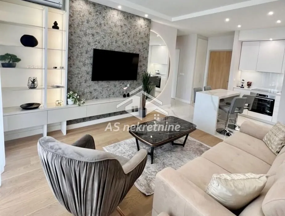 Izdavanje, dvosoban stan, 55m², Savski Venac, Beograd