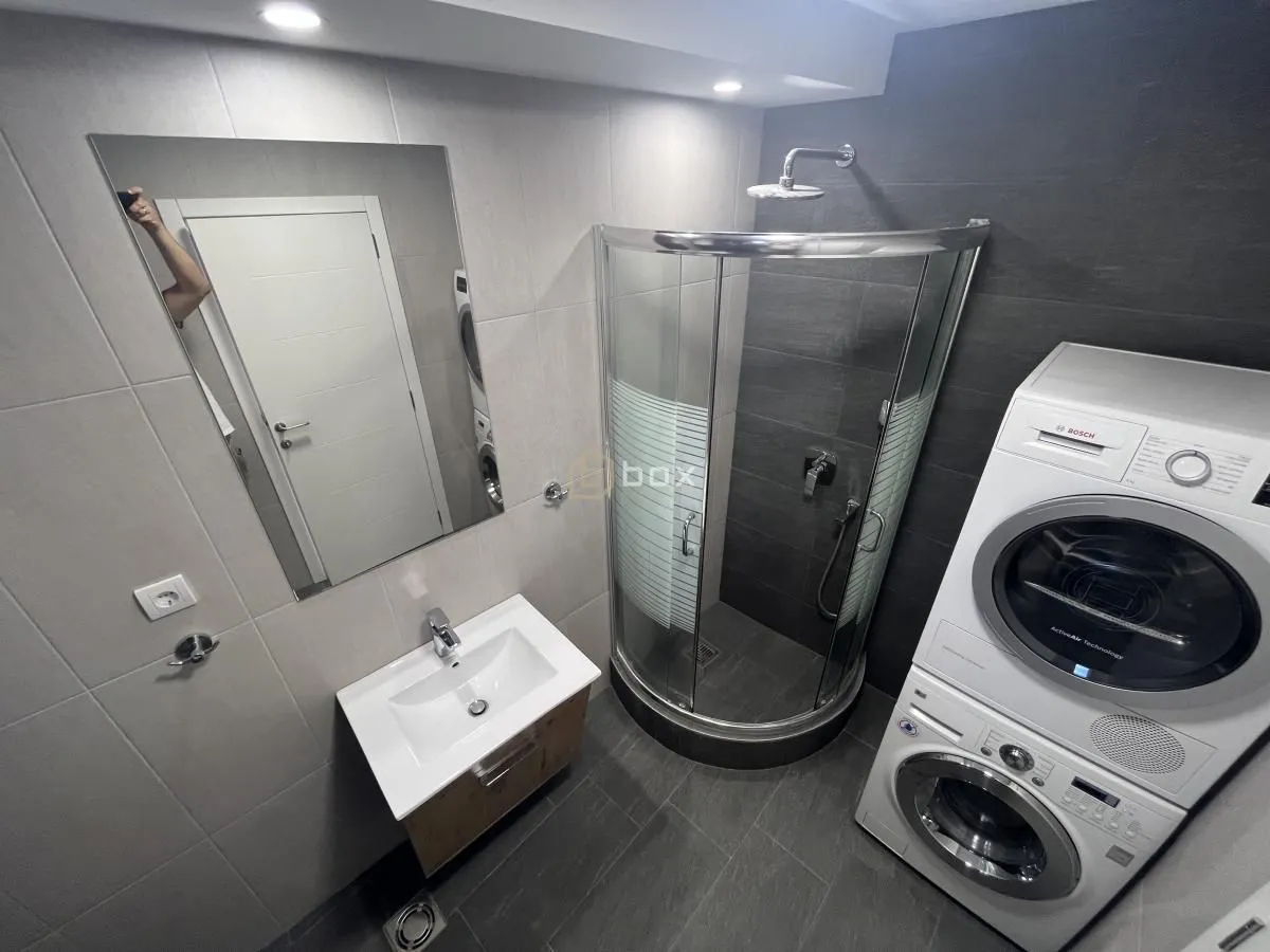 Rent, office space, 70m², Medijana, Niš