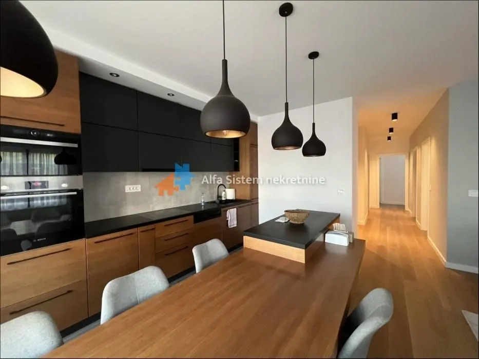 Rent, four bedroom apartment, 115m², Savski Venac, Beograd