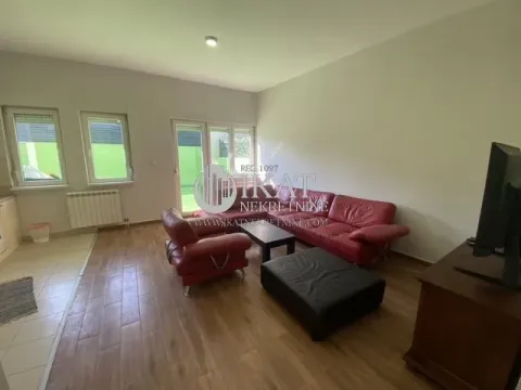 Izdavanje, trosoban stan, 75m², Zemun Gornji Grad, Zemun Sve Podlokacije - image 10