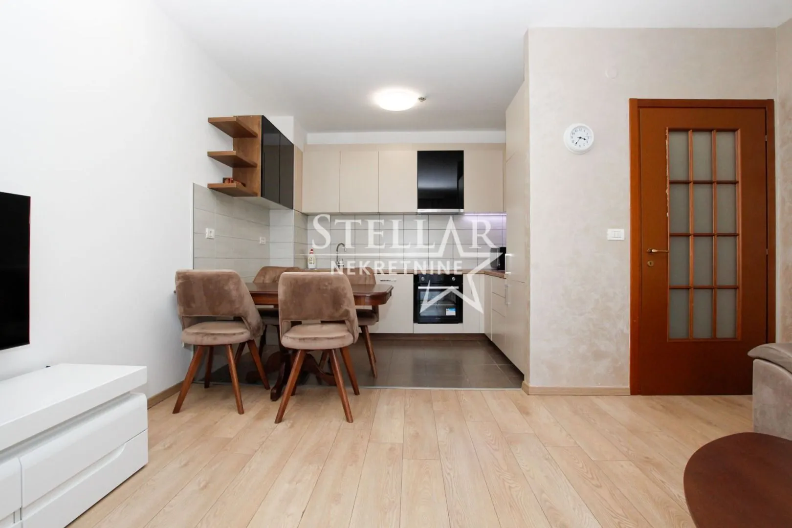 Izdavanje, dvosoban stan, 75m², City Kvart, Podgorica