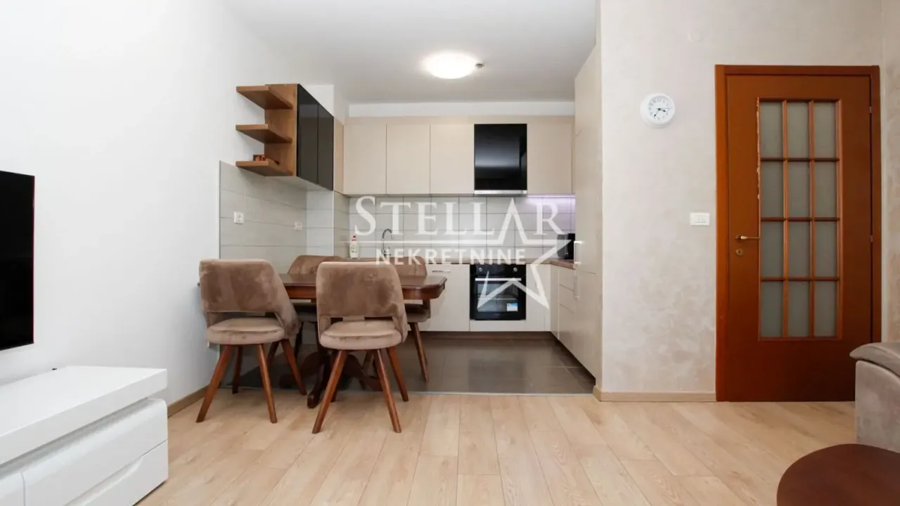 Izdavanje, dvosoban stan, 75m², City Kvart, Podgorica