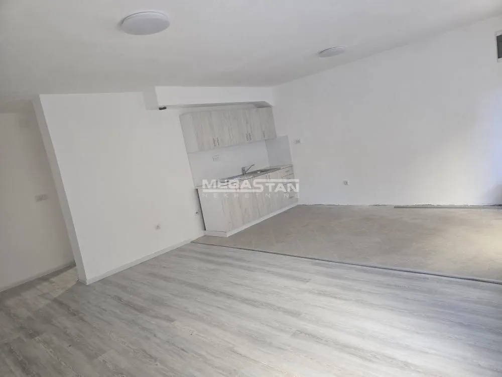 Rent, two bedroom apartment, 57m², Žarkovo, Beograd
