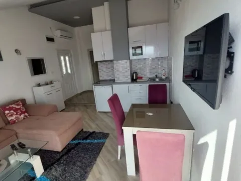 Izdavanje, jednosoban stan, 40m², Mažina, Tivat - image 6