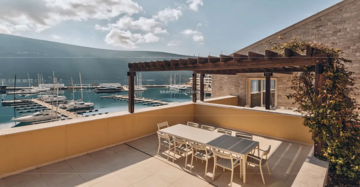 Prodaja, trosoban stan, 201m², Herceg Novi, Crna Gora