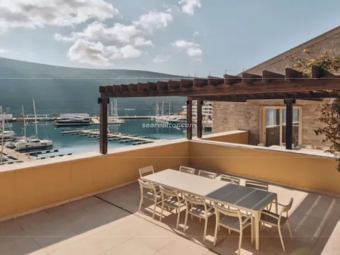 Sale, three bedroom apartment, 201m², Herceg Novi, Crna Gora - image 1