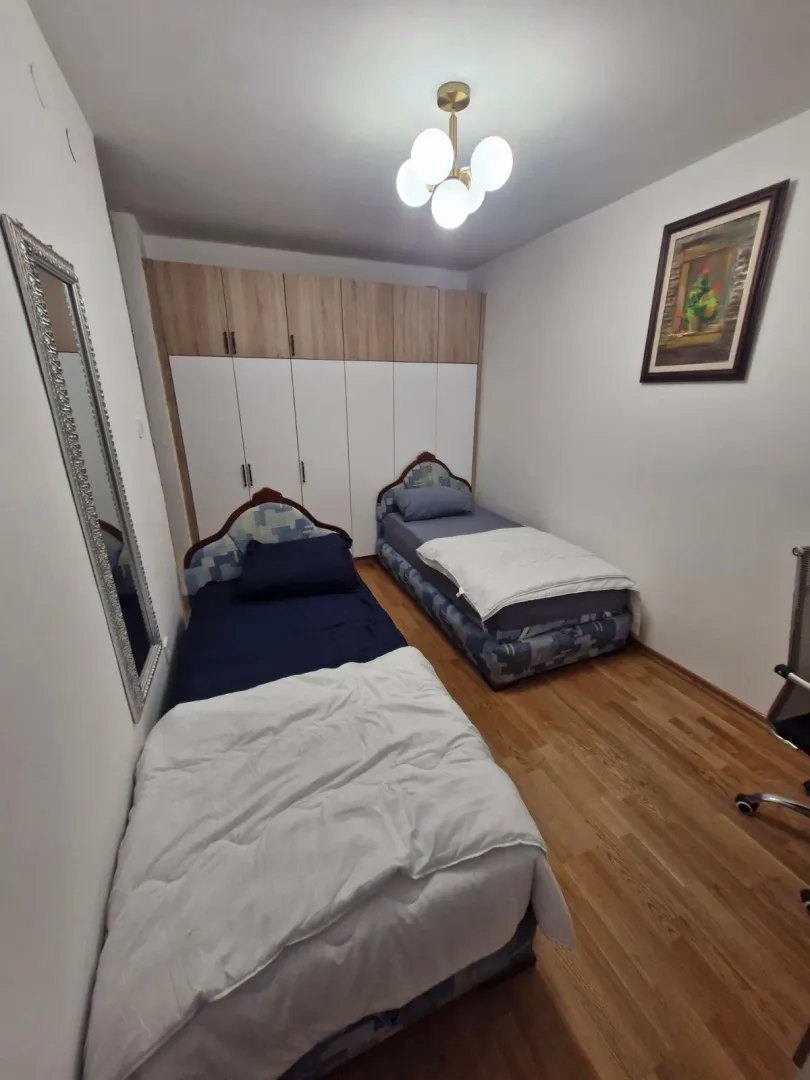Izdavanje, dvosoban stan, 80m², Centar, Nikšić
