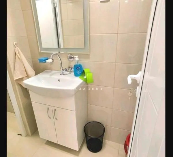 Rent, office space, 49m², Medijana, Niš