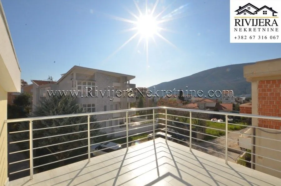 Prodaja, dvosoban stan, 74m², Đenovići, Herceg Novi