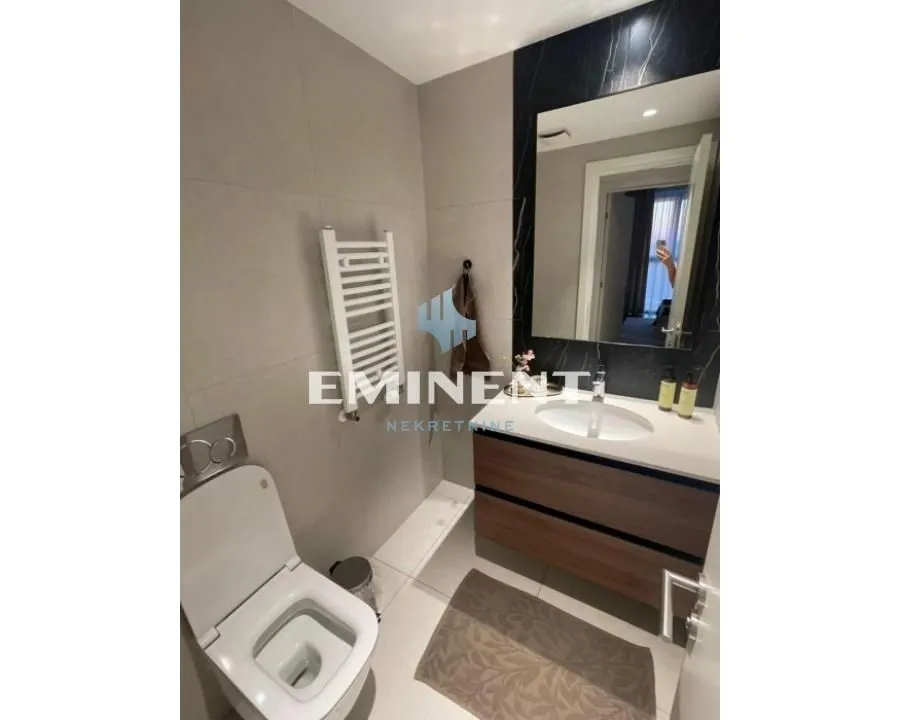 Rent, four bedroom apartment, 140m², Savski Venac, Beograd