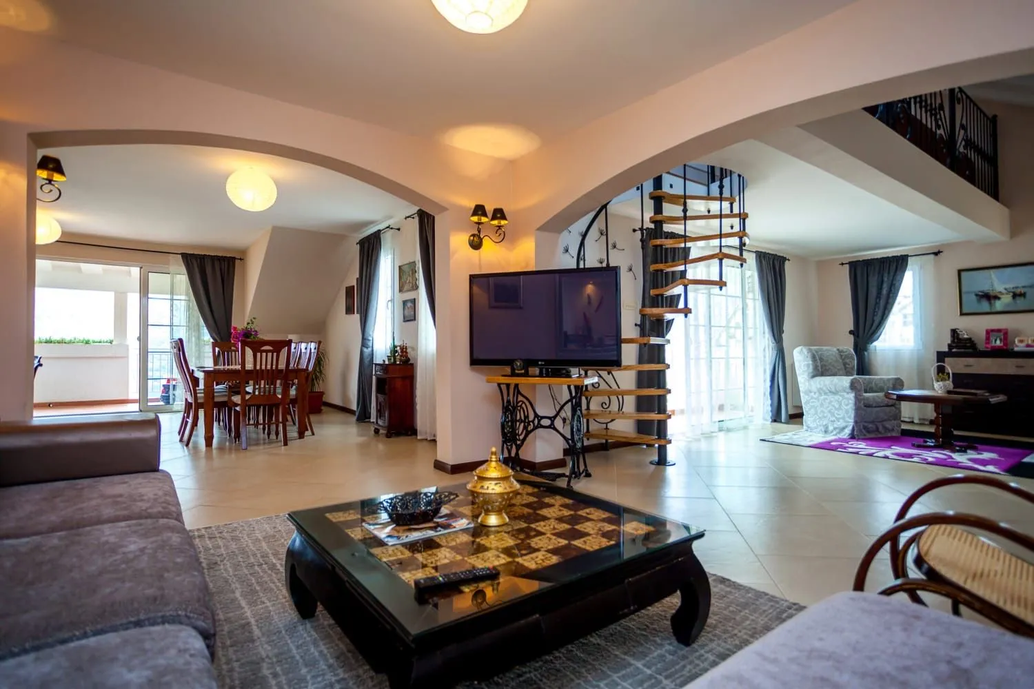 Prodaja, trosoban stan, 220m², Dobrota, Kotor