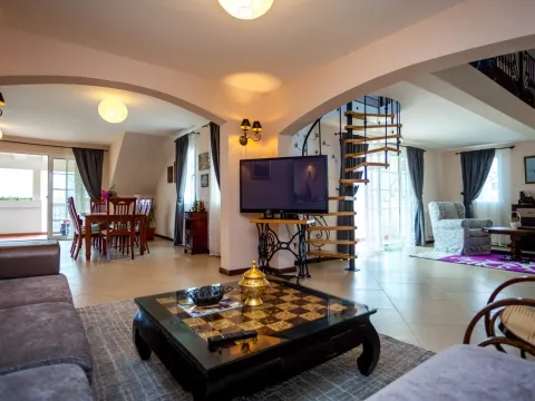 Prodaja, trosoban stan, 220m², Dobrota, Kotor - image 11