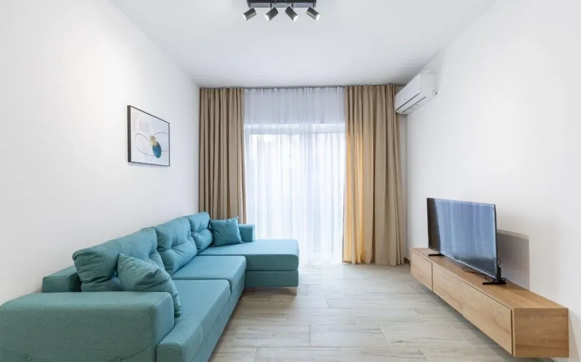 Izdavanje, jednosoban stan, 40m², Bečići, Budva