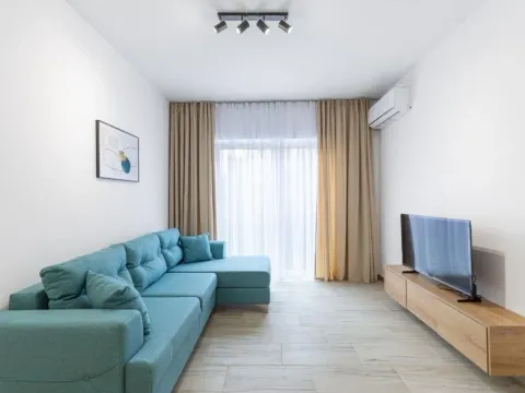 Izdavanje, jednosoban stan, 40m², Bečići, Budva