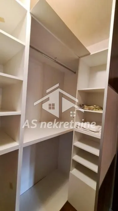 Izdavanje, dvosoban stan, 57m², Crveni Krst, Beograd