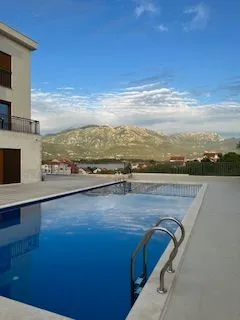 Izdavanje, jednosoban stan, 60m², Obala Đuraševića, Tivat - image 13