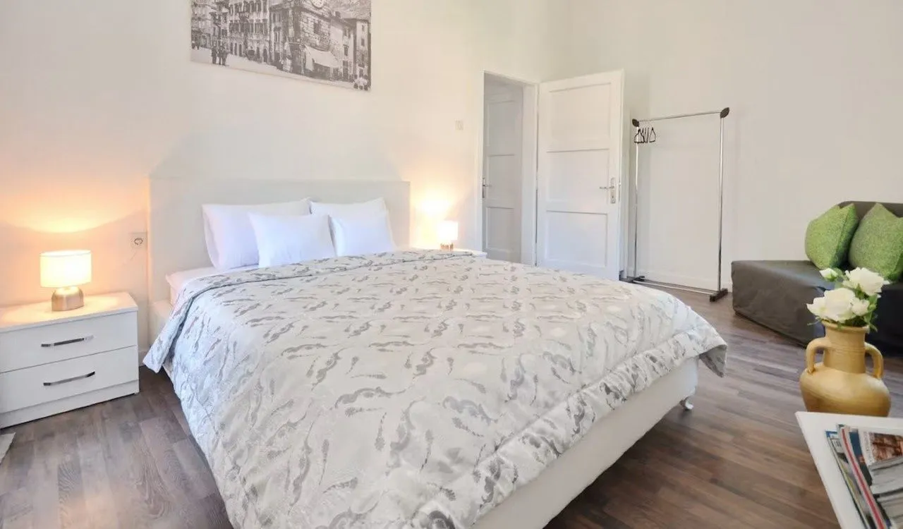 Sale, one bedroom apartment, 42m², Stari Grad Kotor, Kotor
