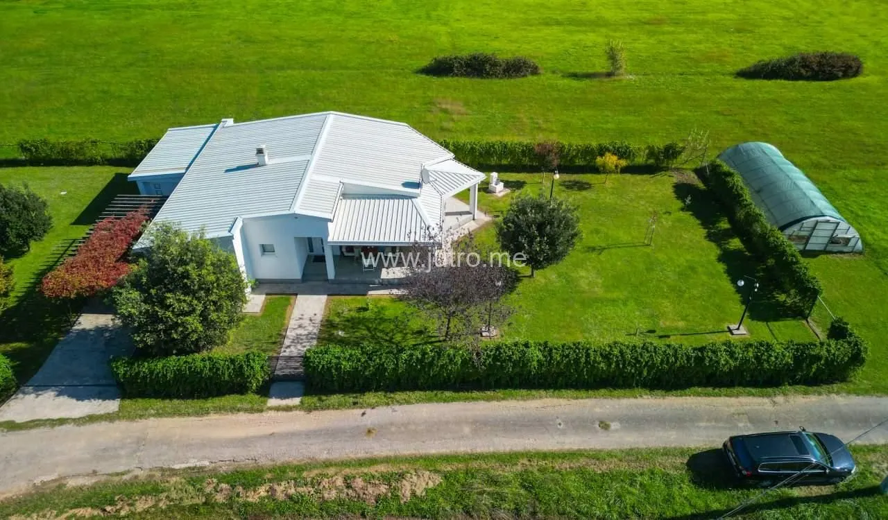Rent, house, 200m², Spuž, Danilovgrad