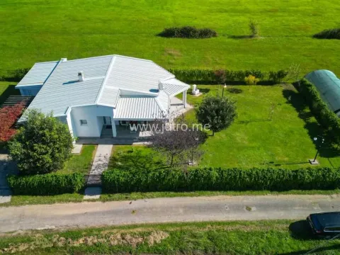 Rent, house, 200m², Gorica, Danilovgrad - image 42