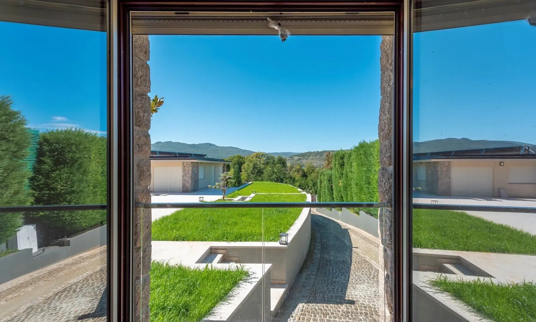 Sale, house, 492m², Mareza, Podgorica