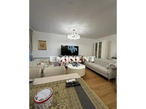 Izdavanje, trosoban stan, 90m², Vračar Sve Podlokacije, Beograd - image 4