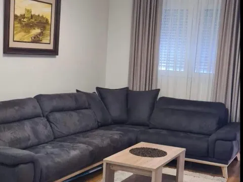 Izdavanje, jednosoban stan, 46m², City Kvart, Podgorica