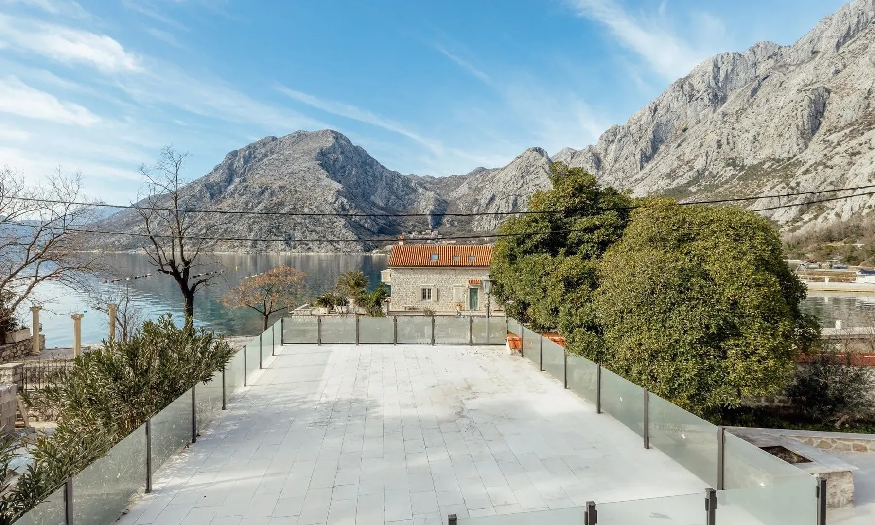 Sale, house, 380m², Ljuta, Kotor