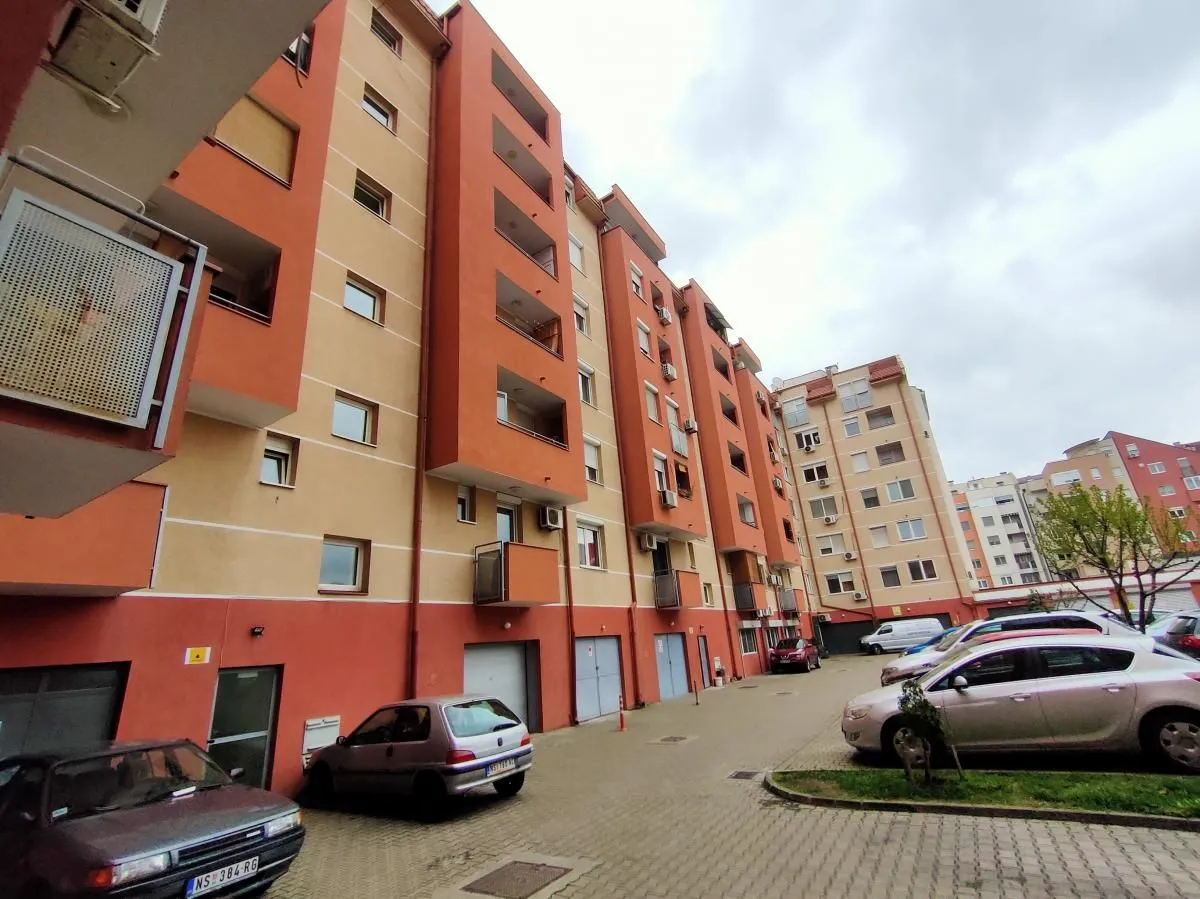 Izdavanje, četvorosoban stan, 103m², Nova Detelinara, Novi Sad Sve Podlokacije