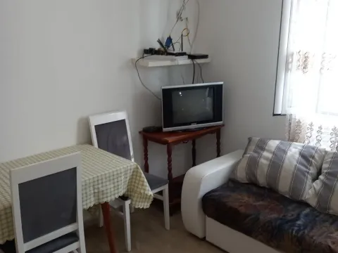 Rent, house, 60m², Škaljari, Kotor - image 2