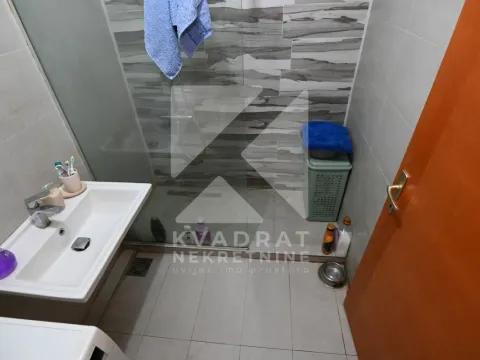 Prodaja, trosoban stan, 185m², Stari Aerodrom, Podgorica - image 13