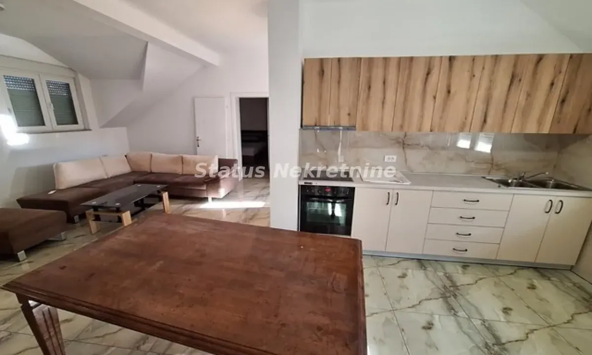 Izdavanje, trosoban stan, 70m², Petrovaradin, Novi Sad