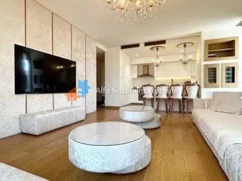 Izdavanje, četvorosoban stan, 147m², Savski Venac, Beograd - image 2