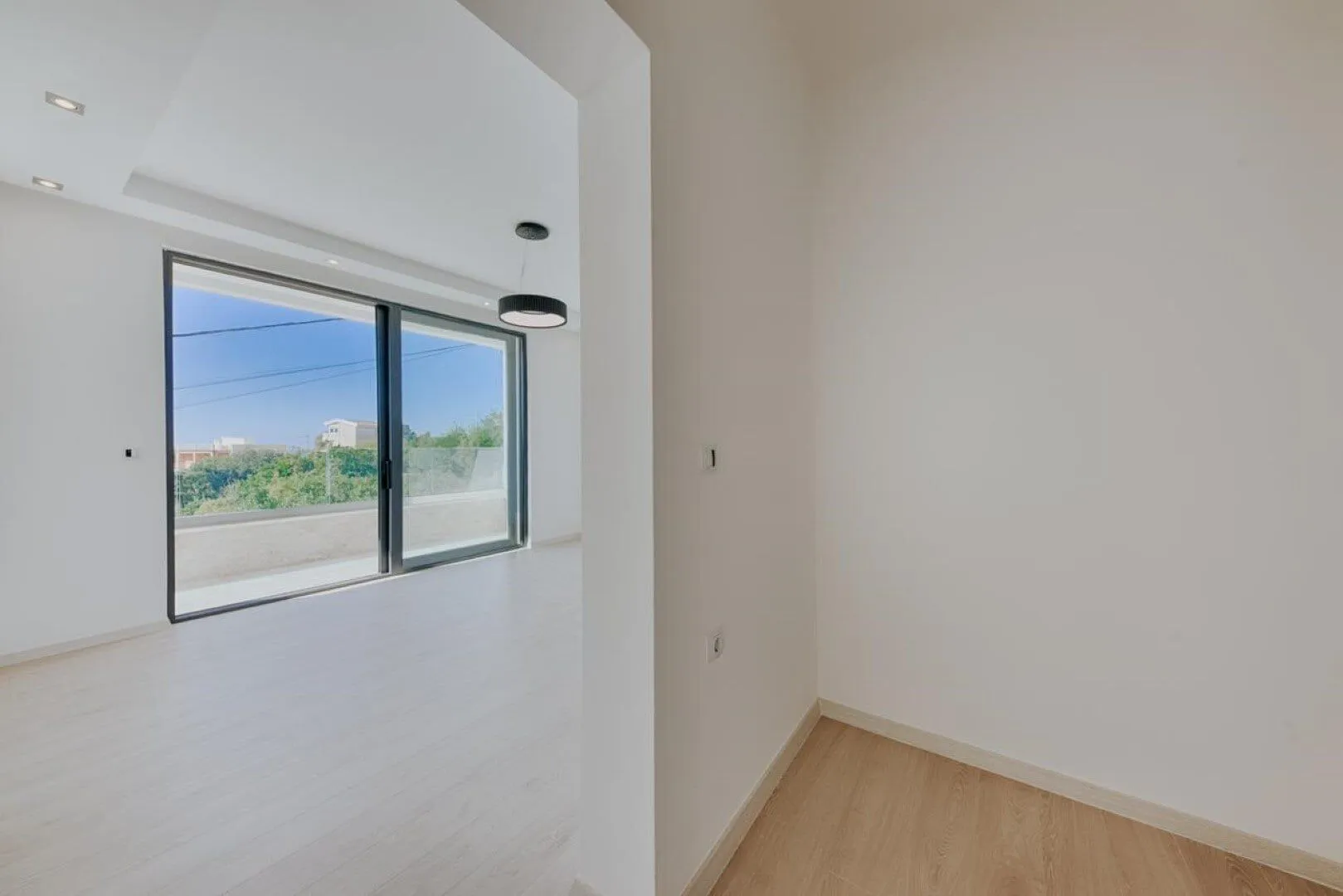Sale, house, 365m², Utjeha, Bar
