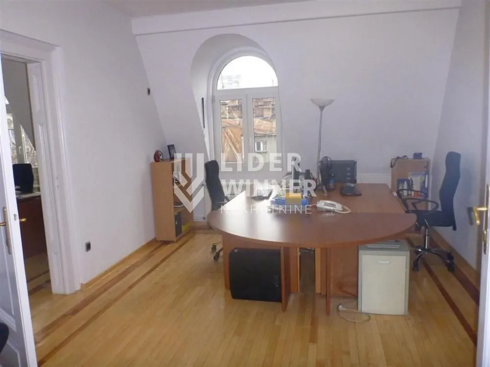 Izdavanje, stan, 220m², Stari Grad, Beograd