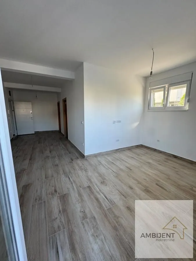 Prodaja, dvosoban stan, 44m², Ledine, Beograd