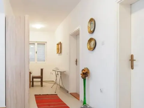 Sale, house, 380m², Bar, Crna Gora - image 2