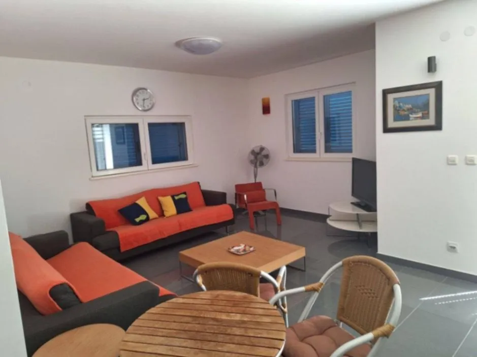 Sale, two bedroom apartment, 75m², Bečići, Budva