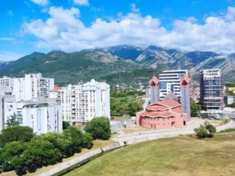 Izdavanje, jednosoban stan, 49m², Centar, Bar - image 4