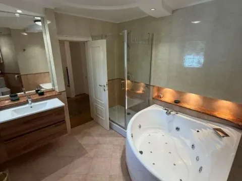 Rent, house, 312m², Voždovac Sve Podlokacije, Beograd - image 15